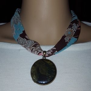 Flower design choker necklace with marble Stone